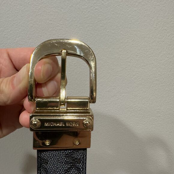 Michael Kors Reversible Belt Pebbled Leather Black MK Logo Gold Buckle 47" - Picture 2 of 10